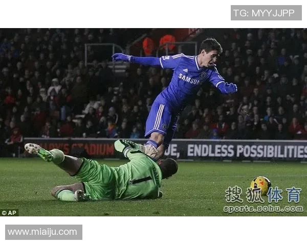 足球明星假摔现象探讨:为何他们在赛场上频频选择这一策略